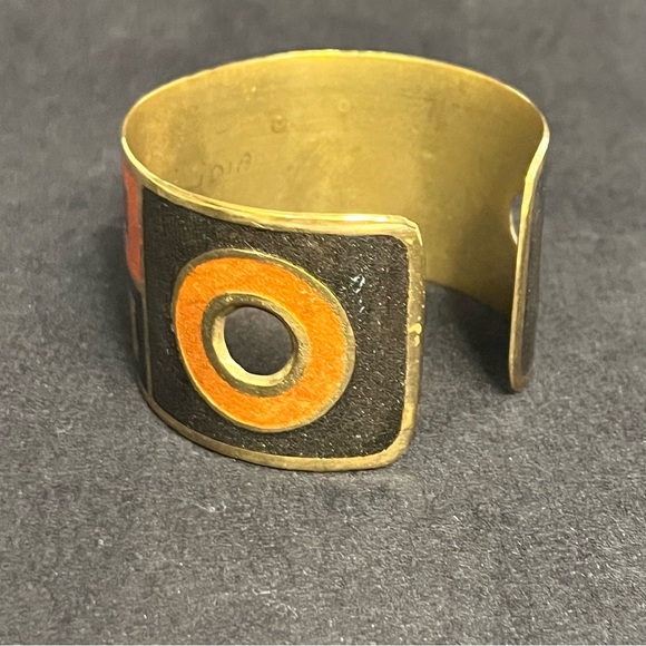 vintage brass cuff bracelet eameled 60s 70 pop design 1.5 inch thick orange red - Picture 4 of 12